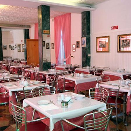 Hotel Parigi Rimini Exterior foto